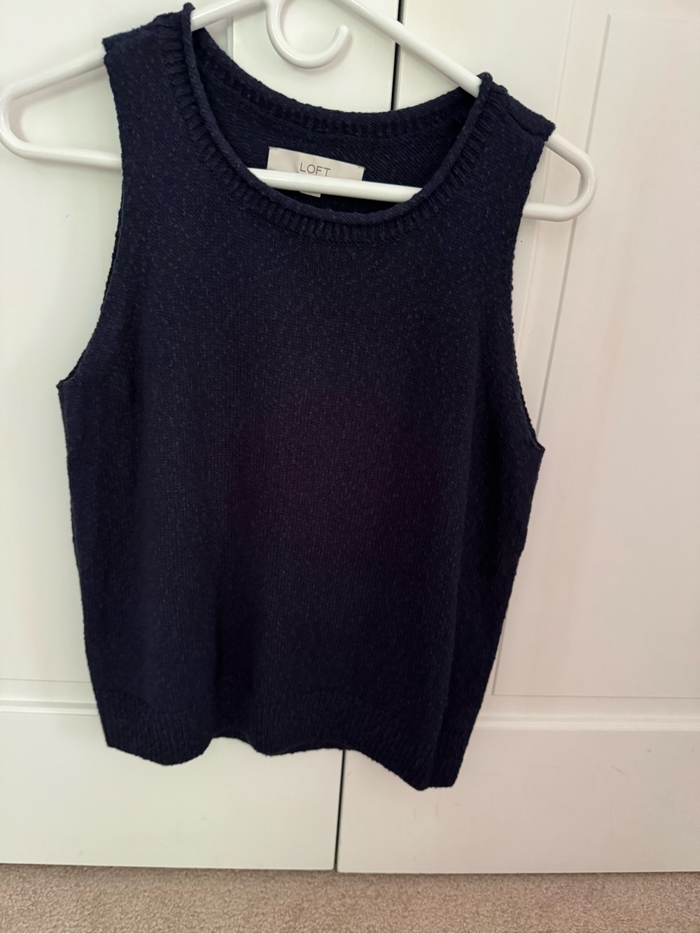 LOFT Navy Sleeveless Knit Shell, size Large